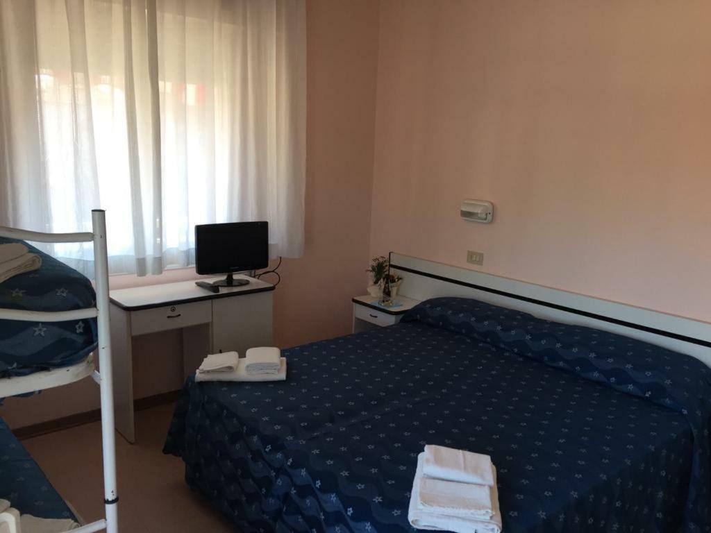 Hotel Ville De Paris Riccione Ngoại thất bức ảnh