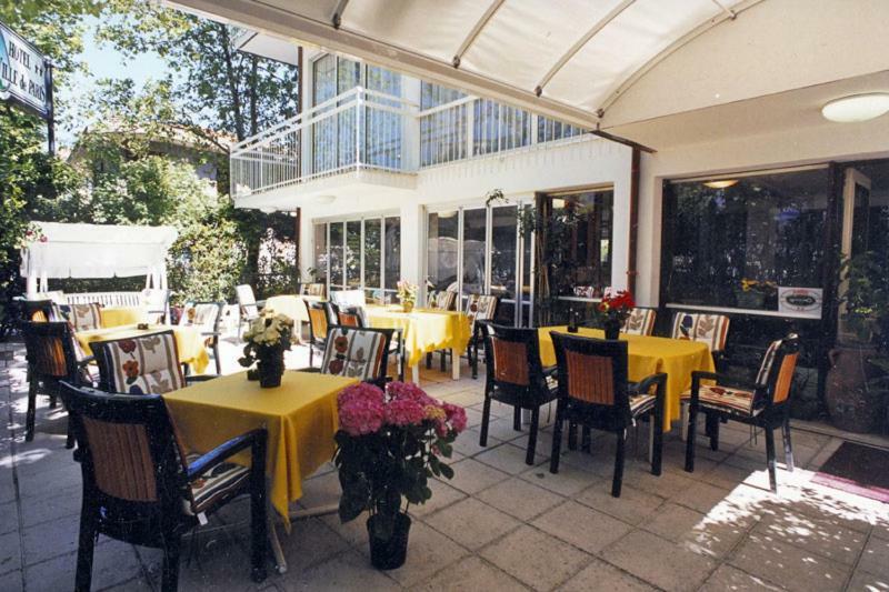 Hotel Ville De Paris Riccione Ngoại thất bức ảnh