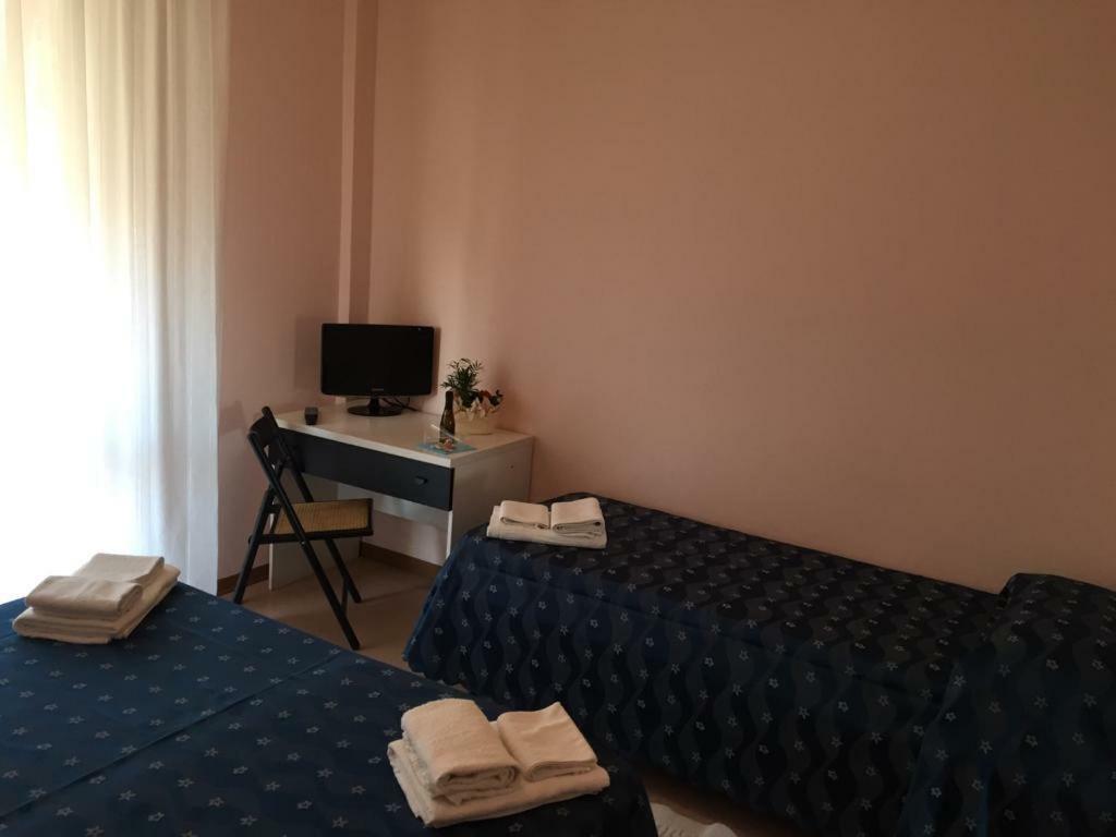 Hotel Ville De Paris Riccione Ngoại thất bức ảnh
