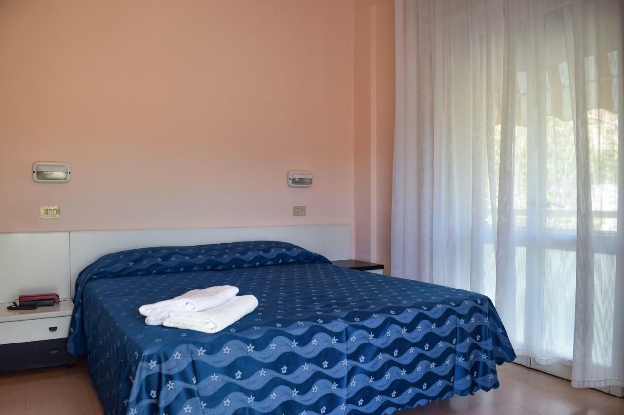 Hotel Ville De Paris Riccione Ngoại thất bức ảnh