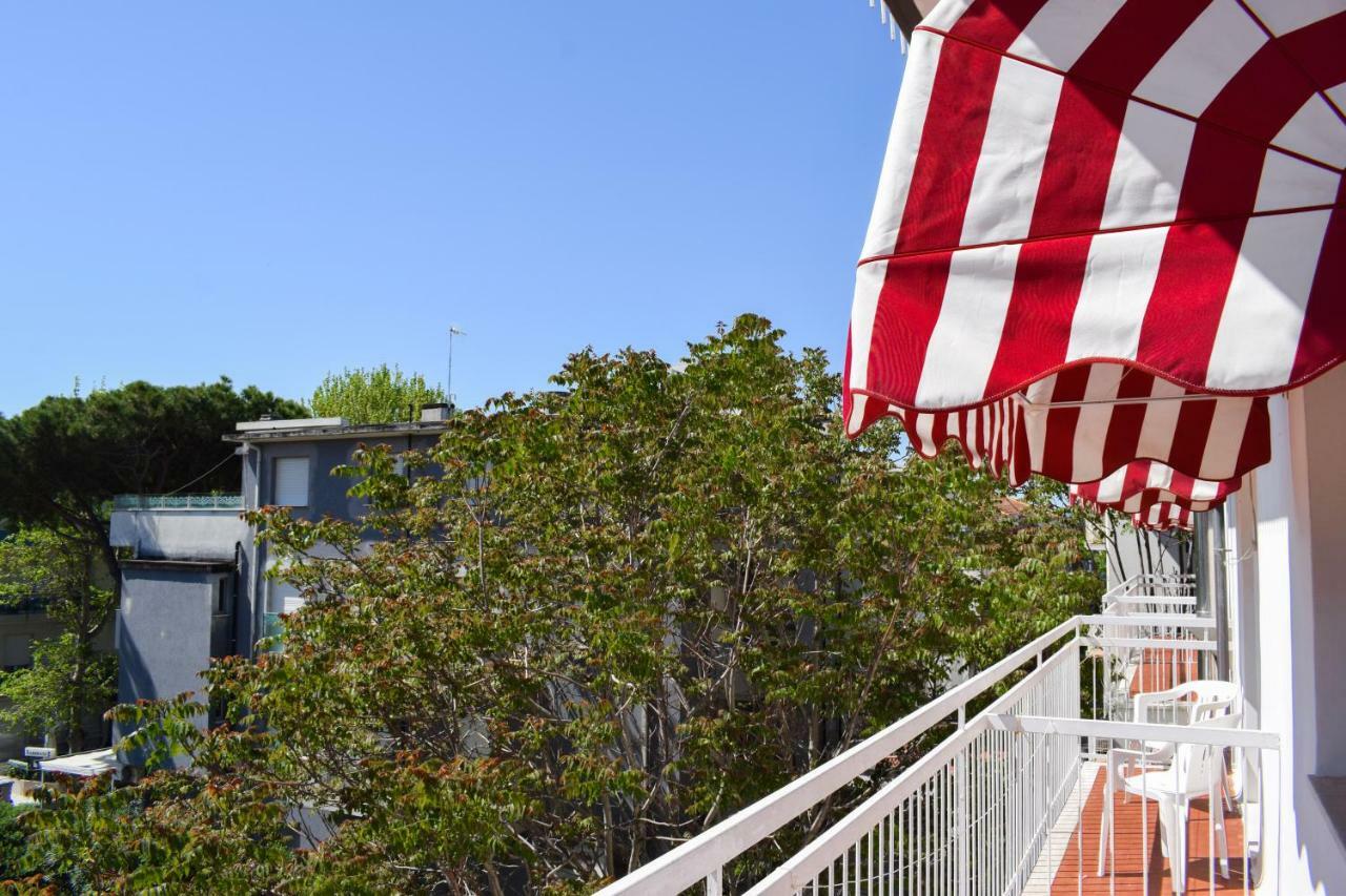 Hotel Ville De Paris Riccione Ngoại thất bức ảnh