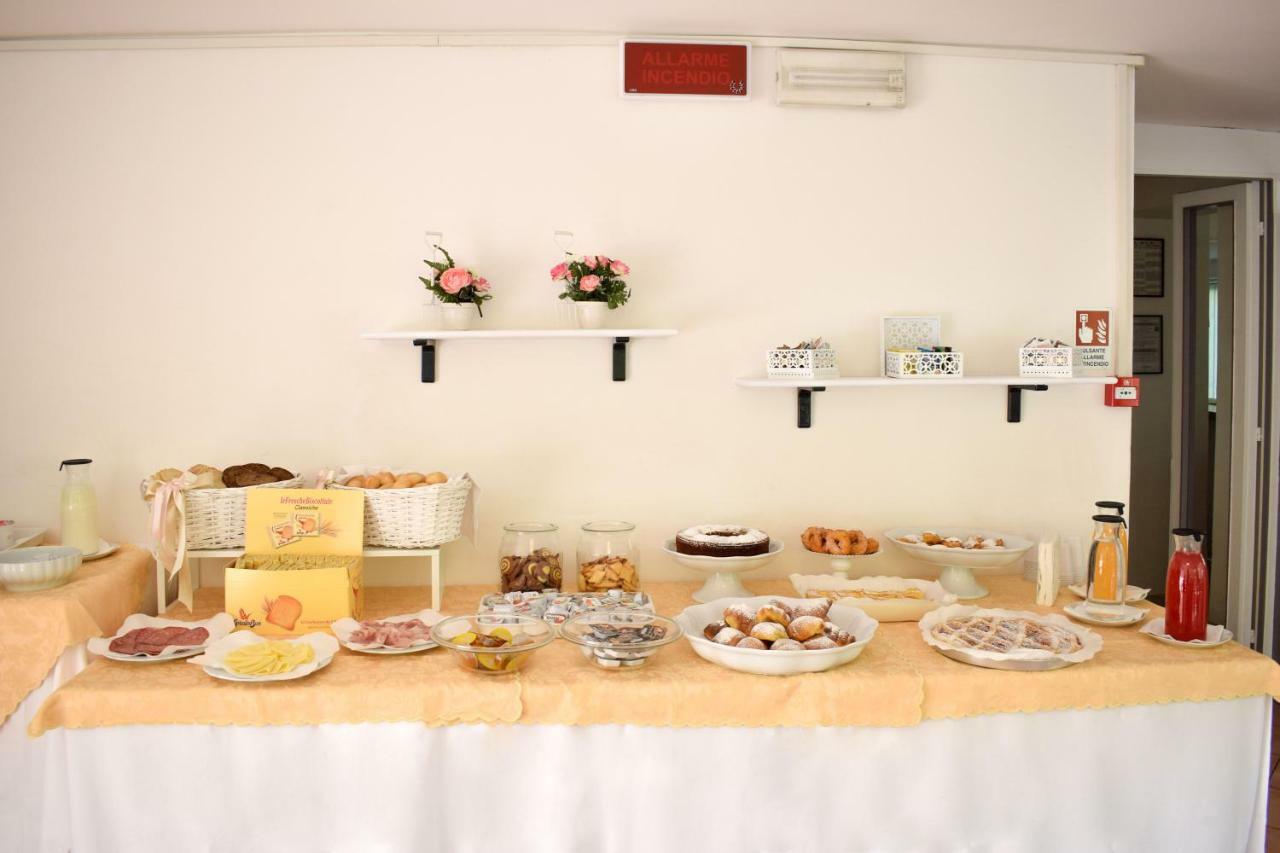 Hotel Ville De Paris Riccione Ngoại thất bức ảnh