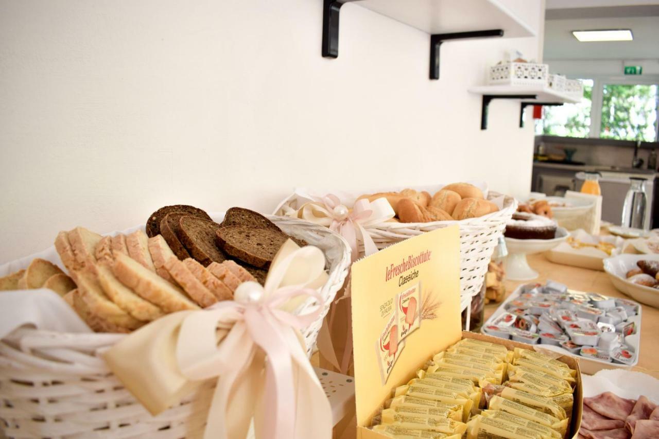 Hotel Ville De Paris Riccione Ngoại thất bức ảnh