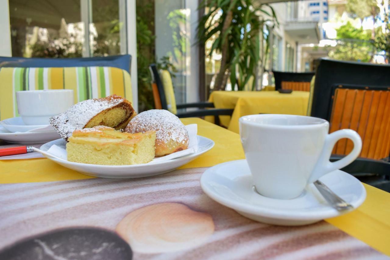 Hotel Ville De Paris Riccione Ngoại thất bức ảnh