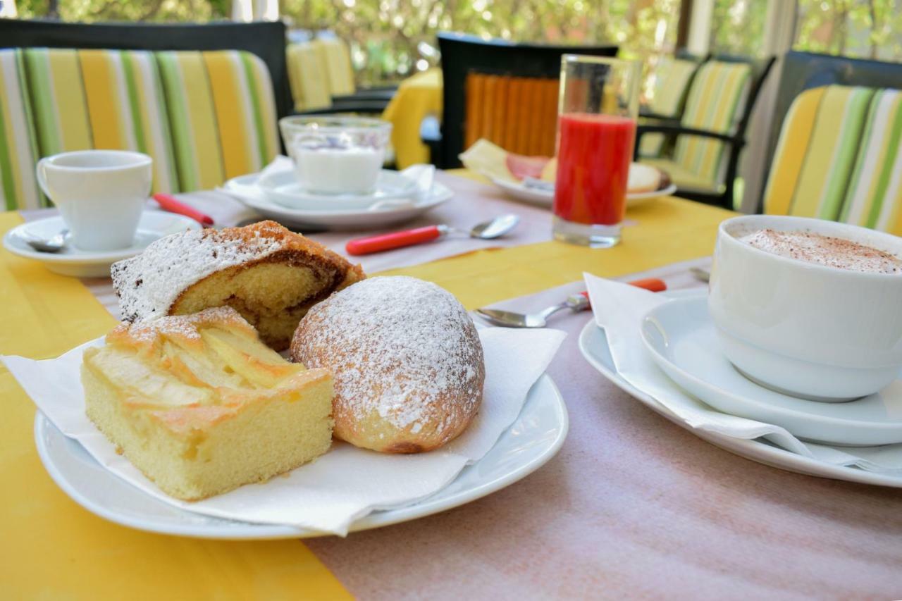 Hotel Ville De Paris Riccione Ngoại thất bức ảnh
