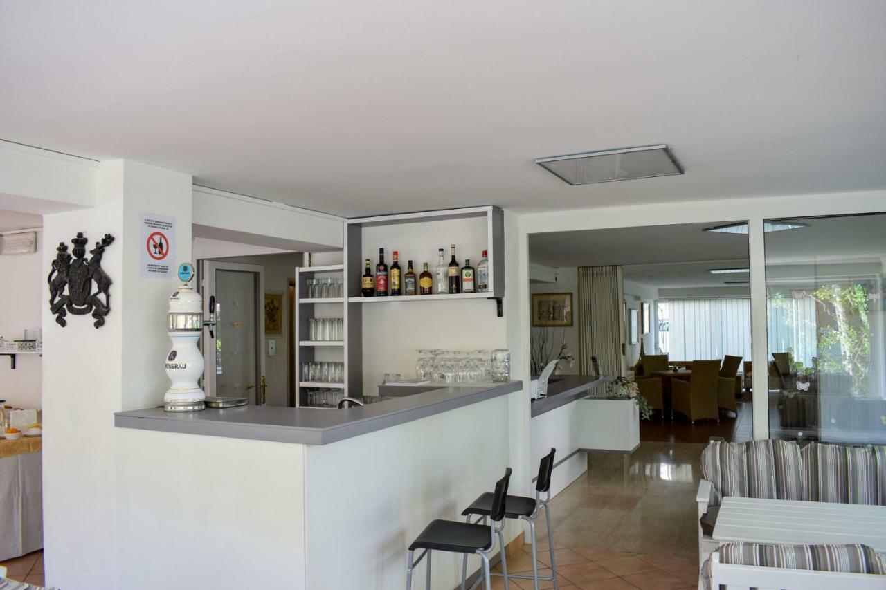 Hotel Ville De Paris Riccione Ngoại thất bức ảnh