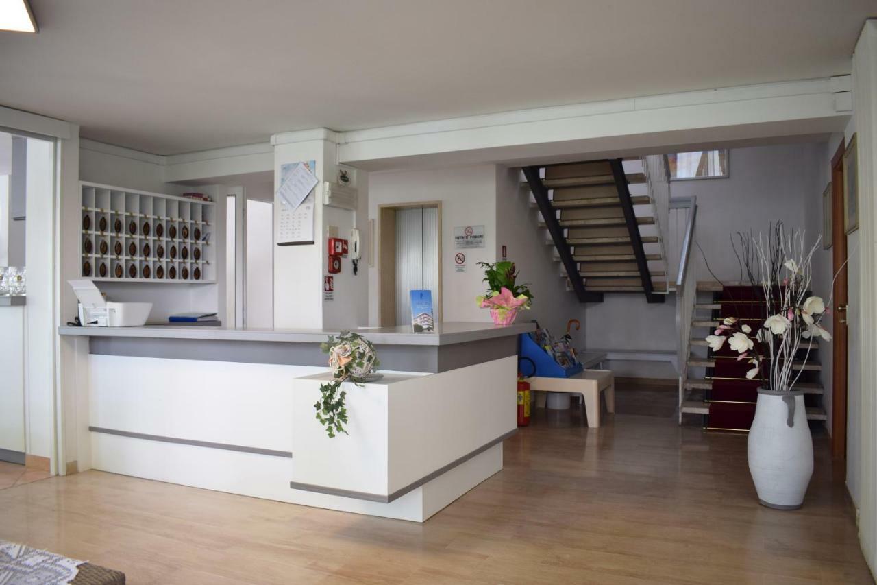 Hotel Ville De Paris Riccione Ngoại thất bức ảnh