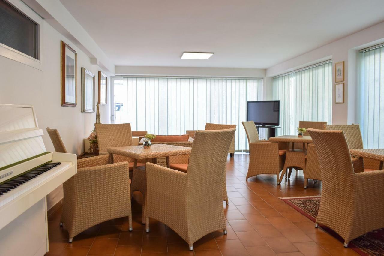 Hotel Ville De Paris Riccione Ngoại thất bức ảnh